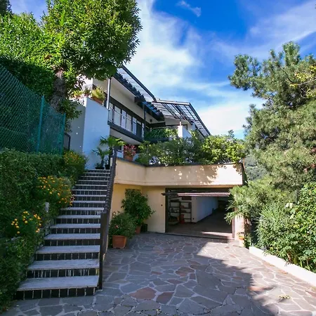 Sleeps 8 Pool ميناجيو